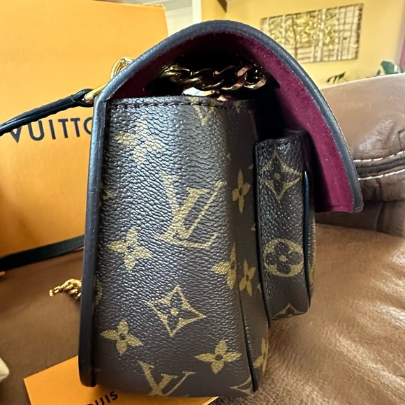 Louis Vuitton Passy Bag like new! - Picture 3 of 8